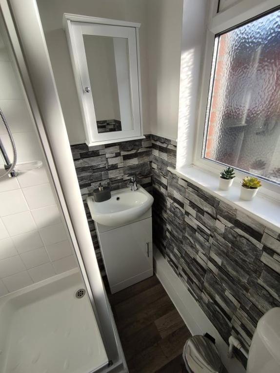1 Bedroom Apartment With Free Parking Weymouth Exterior photo